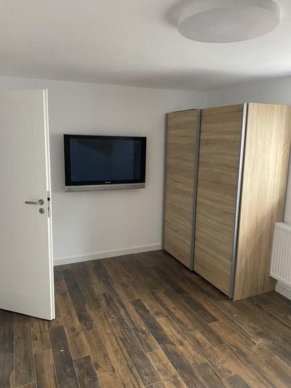 Casă cu 2 camere cu Teren 10 Mp în Exterior Vest