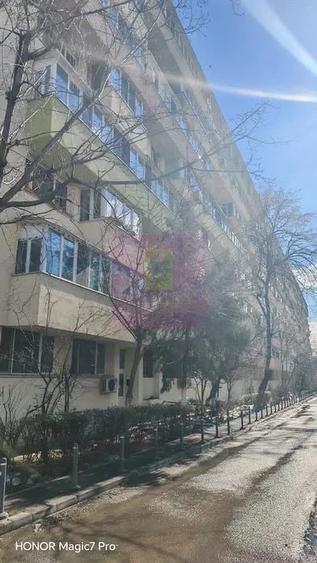 Apartament cu 2 camere semidecomandat în Lacul Tei