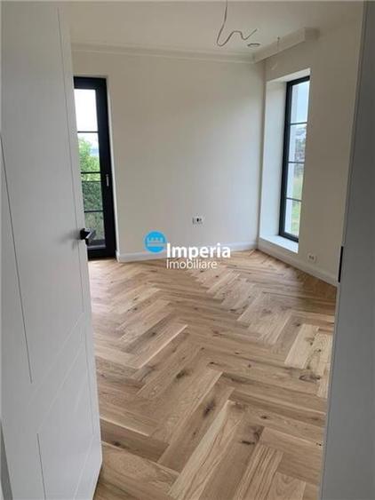 Casă individuală cu 5 camere cu Teren 500 Mp în Rediu