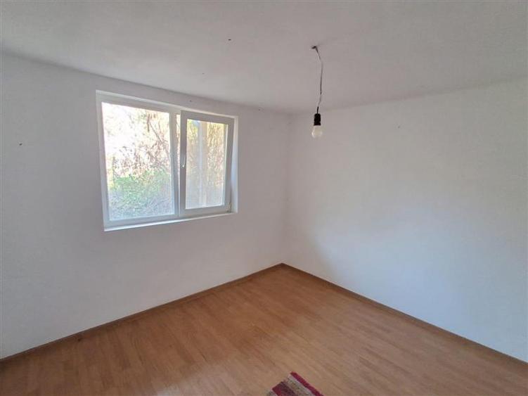 Casă individuală cu 2 camere cu Teren 1688 Mp în Movileni
