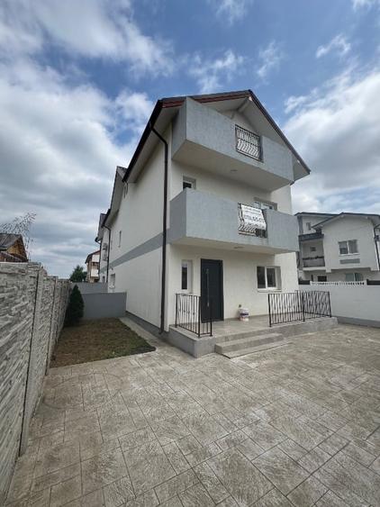 Duplex cu 5 camere cu Canalizare în Haliu