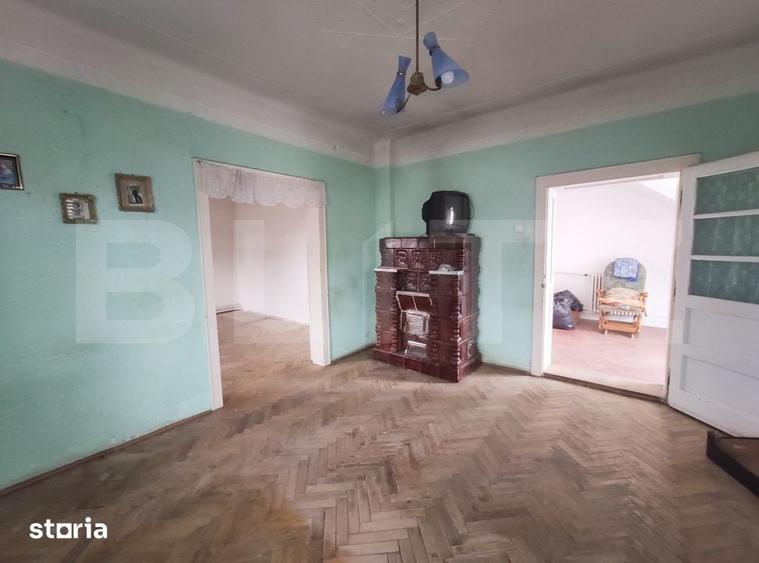 Casă cu 4 camere cu Teren 1100 Mp în Central