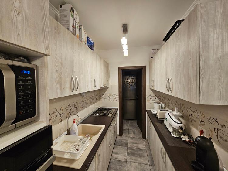 Duplex cu 5 camere cu Canalizare în Dumbrăvița