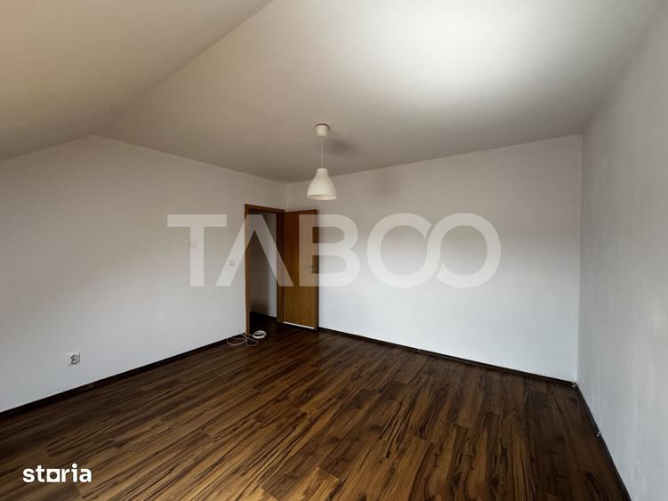 Apartament cu 2 camere decomandat în Ștrand