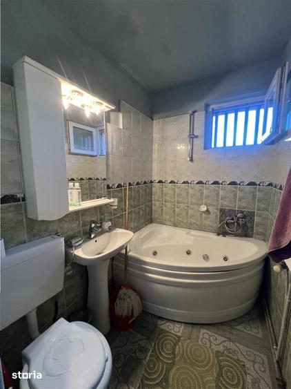 Apartament cu 3 camere decomandat în Terezian