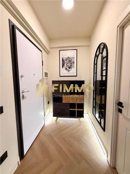 Apartament cu 3 camere semidecomandat în Est