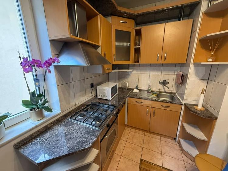 Apartament cu 4 camere decomandat, mobilat în Central