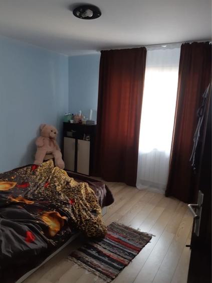 Apartament cu 3 camere decomandat în Obcini