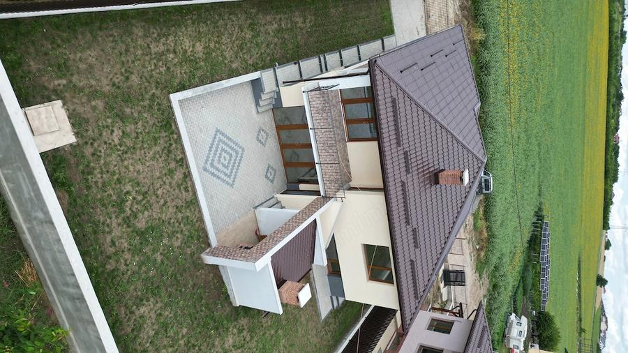Casă cu 4 camere cu Teren 500 Mp în Ciurbești