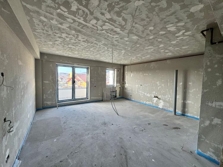 Apartament cu 2 camere decomandat în Vest