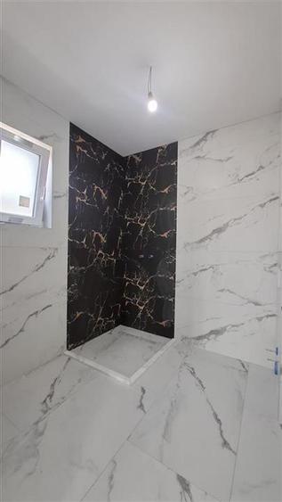 Duplex cu 4 camere cu Canalizare în Valea Lupului