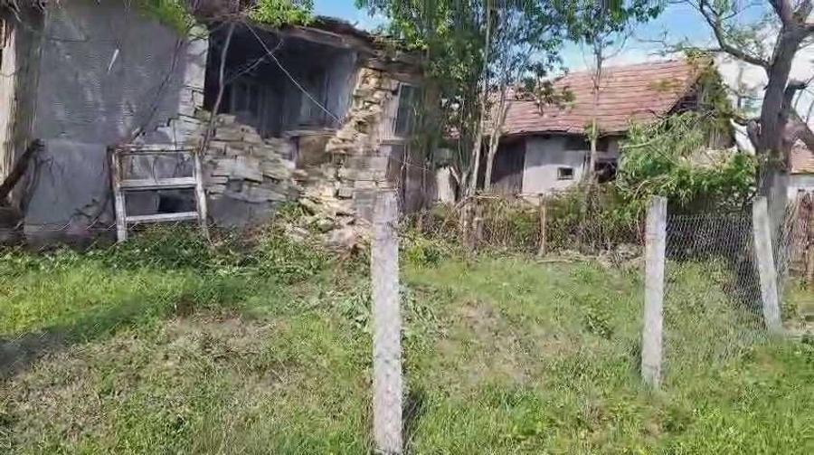 Teren de 2500 mp, în Sud