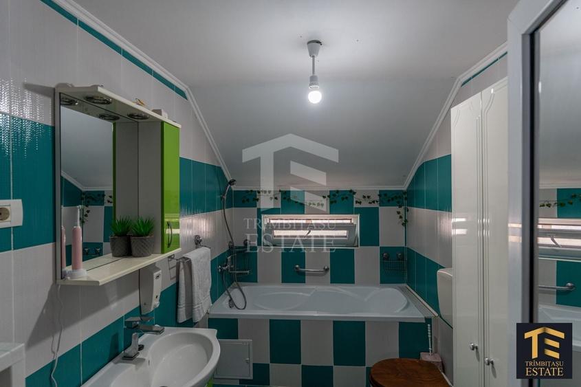 Casă individuală cu 6 camere cu Canalizare în Nord
