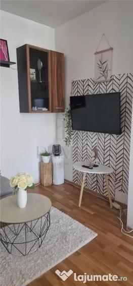Apartament cu 3 camere decomandat în Buziașului