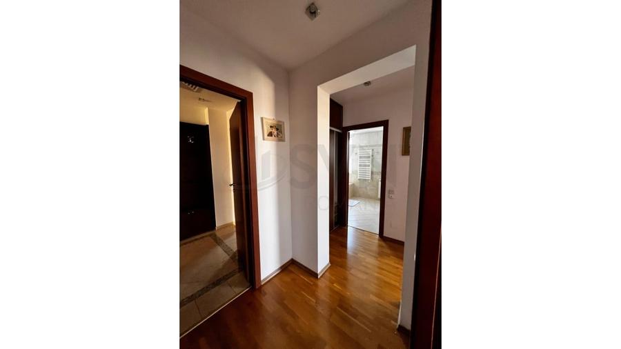 Apartament cu 3 camere decomandat, mobilat în Primăverii