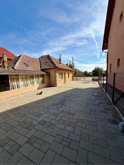 Casă cu 5 camere cu Teren 720 Mp în Central