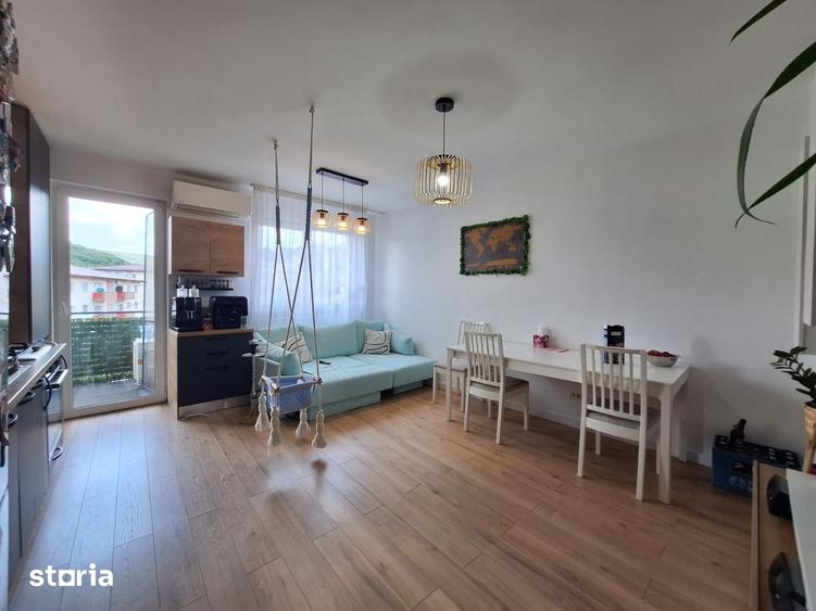 Apartament cu 3 camere semidecomandat în Florești