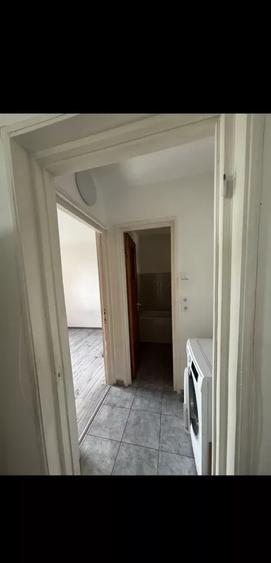 Apartament cu 2 camere semidecomandat, mobilat în Rahova