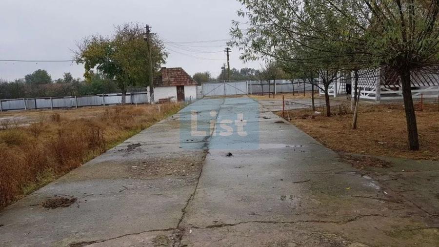 Casă cu 3 camere cu Teren 24281 Mp în Ciortea