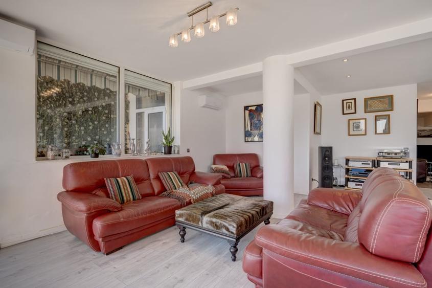 Apartament cu 5 camere decomandat în Clucerului