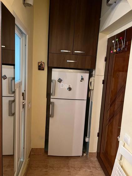 Garsoniera de inchiriat zona Dristor langa metrou