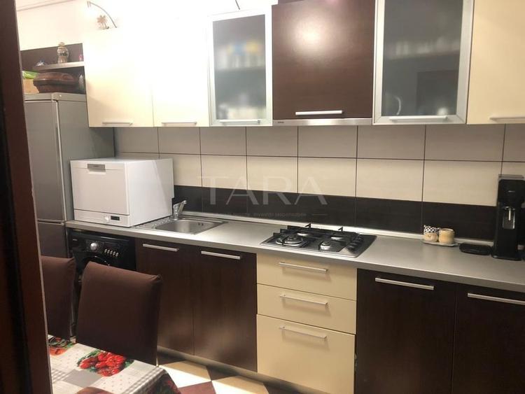 Apartament cu 3 camere decomandat, mobilat în Florești
