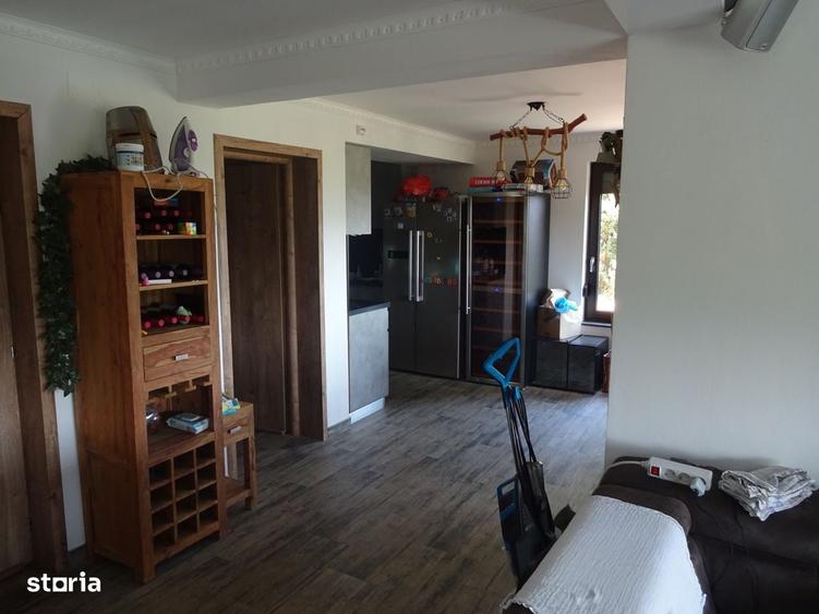 Casă cu 4 camere cu Teren 1568 Mp în Aleșd