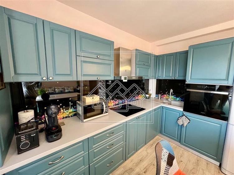 Apartament cu 4 camere decomandat în Vasile Aaron