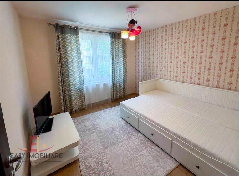 Apartament cu 4 camere decomandat în Tudor