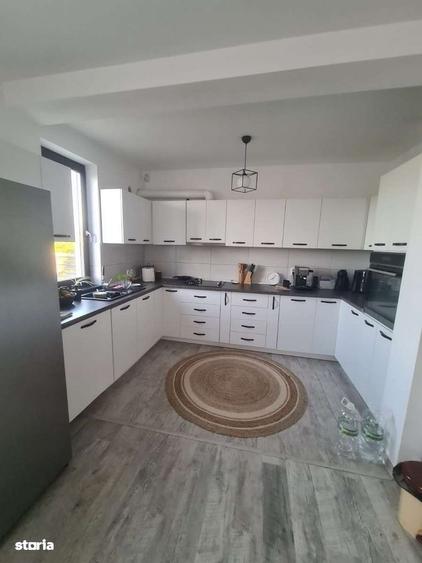 Casă cu 4 camere în Cârcea