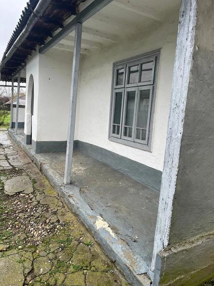Casă cu 2 camere cu Teren 1800 Mp în Dănești