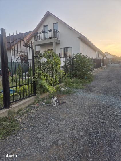 Casă cu 4 camere cu Teren 200 Mp în Lumina