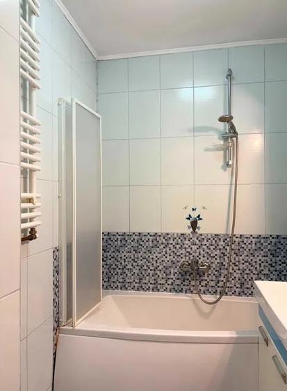 Apartament cu 3 camere semidecomandat în Drumul Taberei