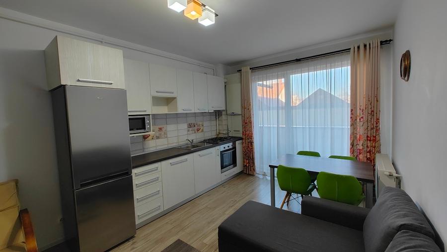 Apartament cu 2 camere semidecomandat, mobilat în Central
