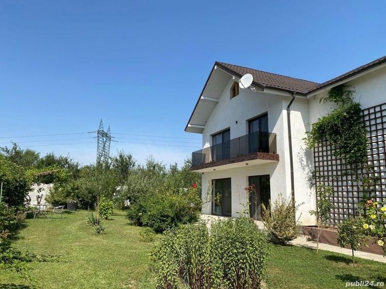 Casă cu 10 camere cu Teren 1140 Mp în Bascov