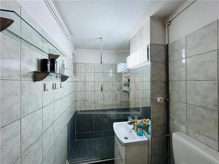 Apartament cu 2 camere decomandat în Mihai Viteazul