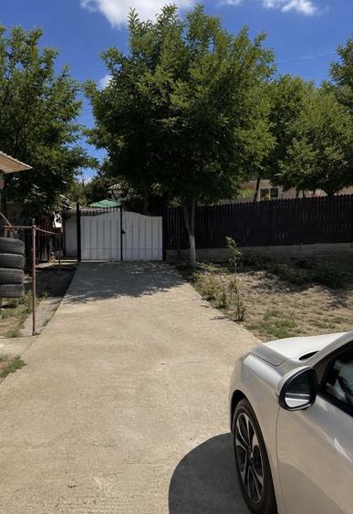 Casă cu 4 camere în Dragomirești