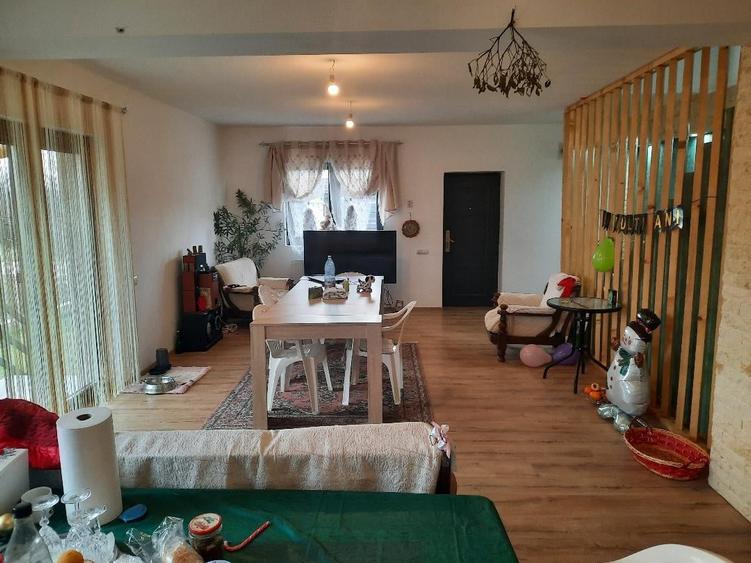 Casă individuală cu 5 camere cu Canalizare în Tărtășești