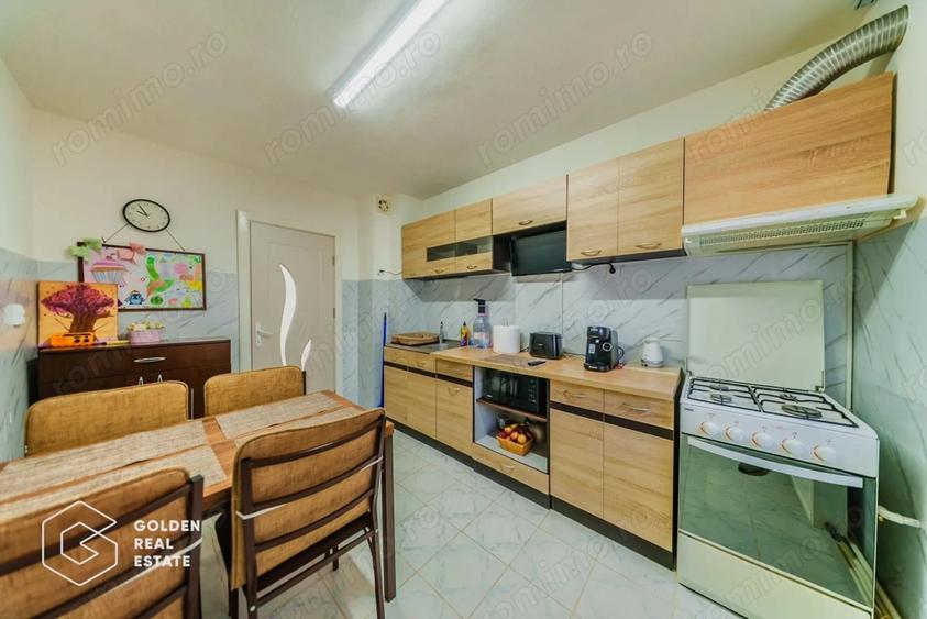 Apartament cu 5 camere decomandat în Micălaca