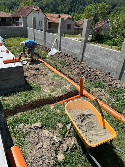 Casă cu 3 camere în Groși