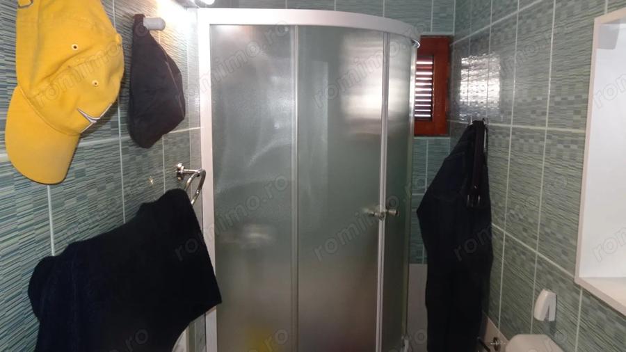 Casă cu 4 camere cu Teren 1200 Mp în Central