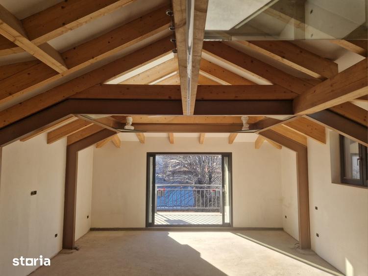 Apartament cu 5 camere în Aviatorilor