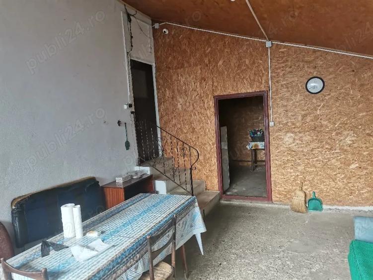 Casă cu 5 camere cu Teren 1300 Mp în Central