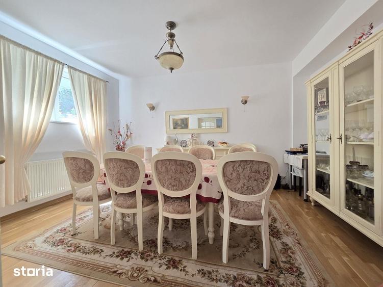 Casă cu 6 camere cu Teren 261 Mp în Eminescu
