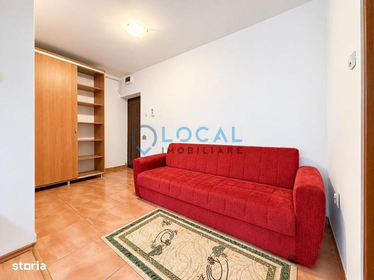 Garsonieră decomandată în Central