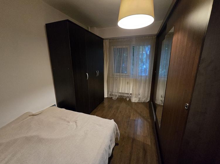 Apartament cu 3 camere decomandat, mobilat în Sebastian
