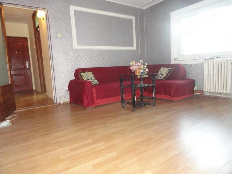 Apartament cu 4 camere decomandat în Micălaca