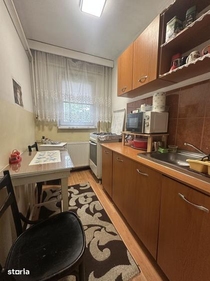 Apartament cu 3 camere semidecomandat în Malu Roșu