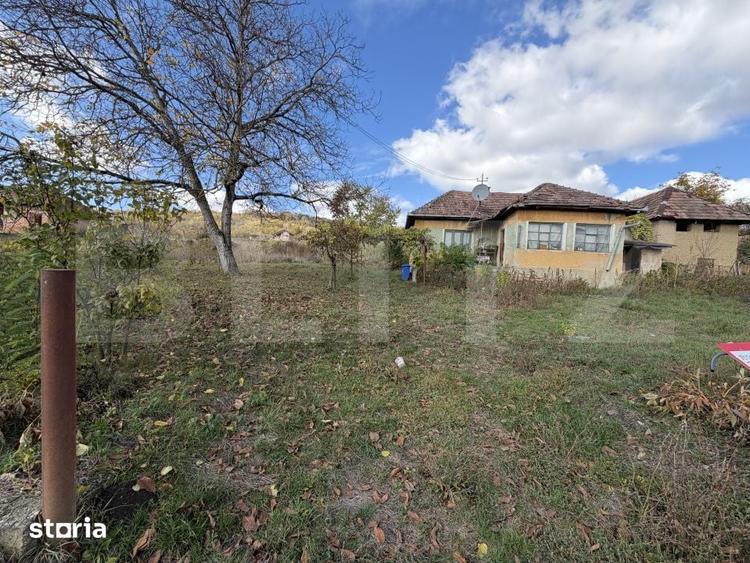 Casă cu 4 camere cu Teren 3550 Mp în Meseșenii de Jos