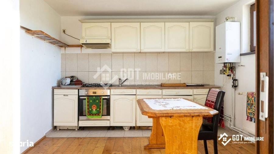 Casă cu 4 camere în Ruși